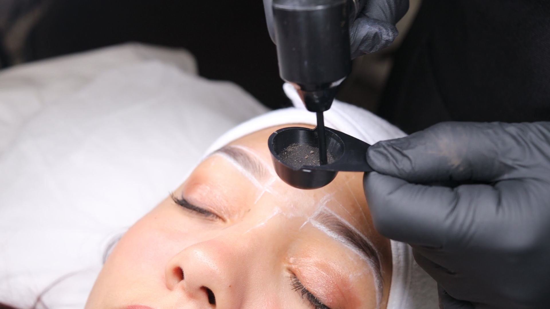 BROWSXPERT Electric Mixer Kit – Pigment Mixer Machine, 5 Mixing Sticks Stirring Tool for Pigment, Henna & Tinting + Bowl, Brush, 6 Stencils & 3 Sticky Rulers – Skin Prep & Mapping Accesories